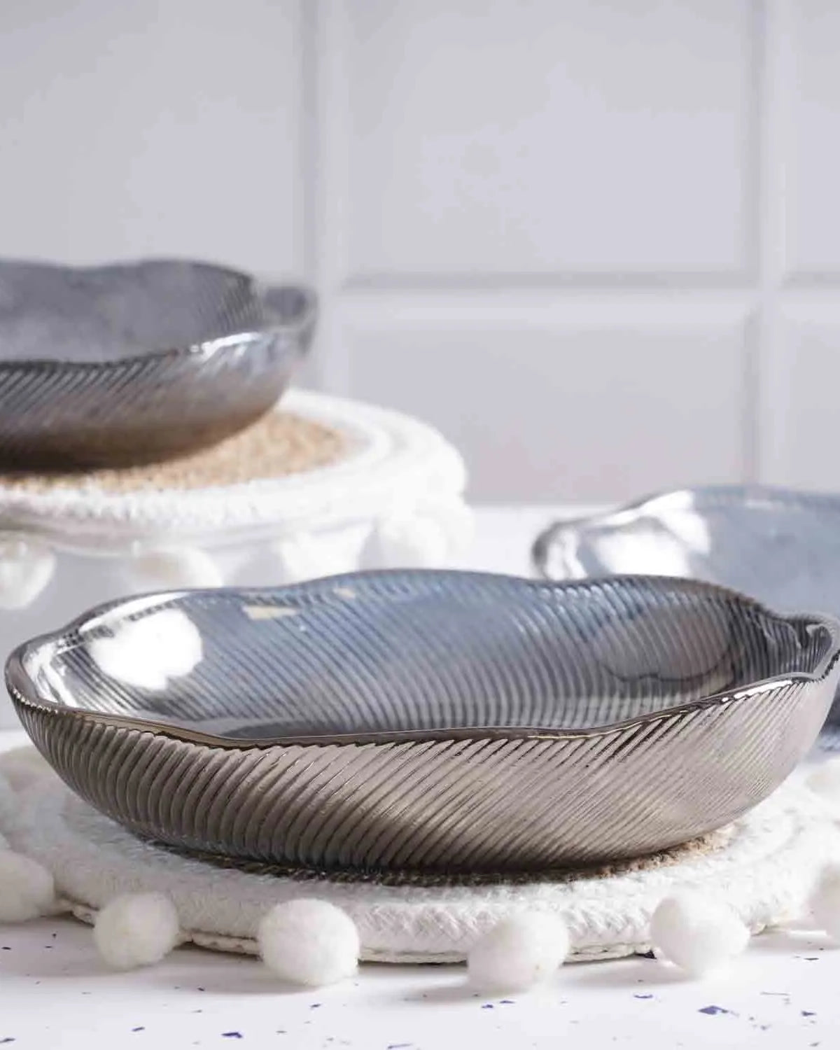 Six-piece glass serving bowl set