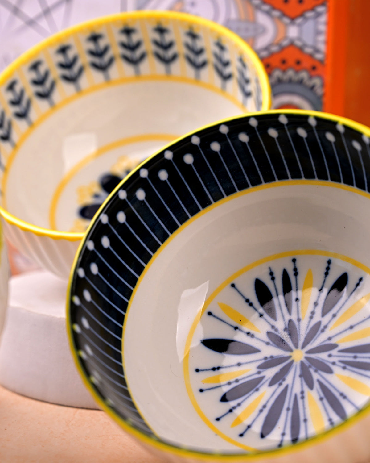 Stylish set of four floral dining bowls