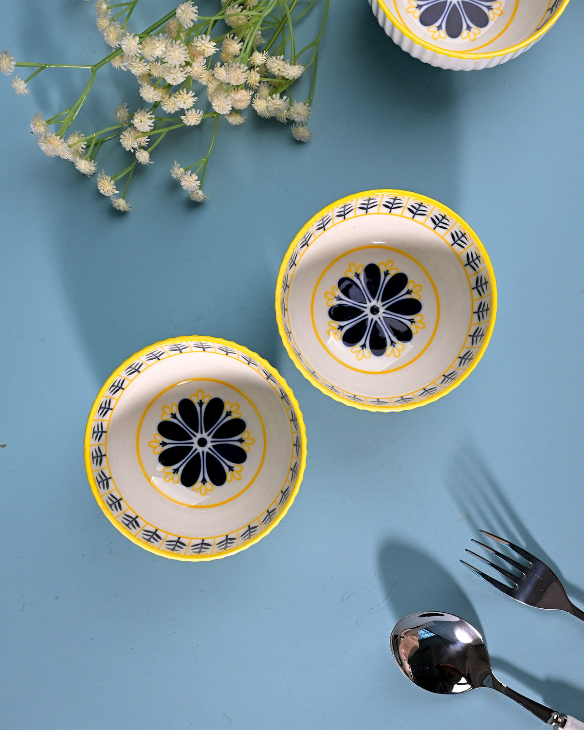 Elegant floral design porcelain bowls for dining