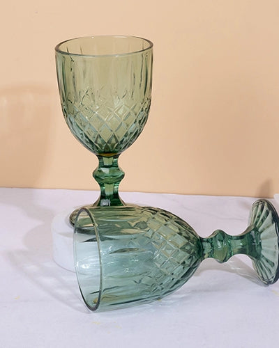 Elegant diamond detailing glass for stylish tableware