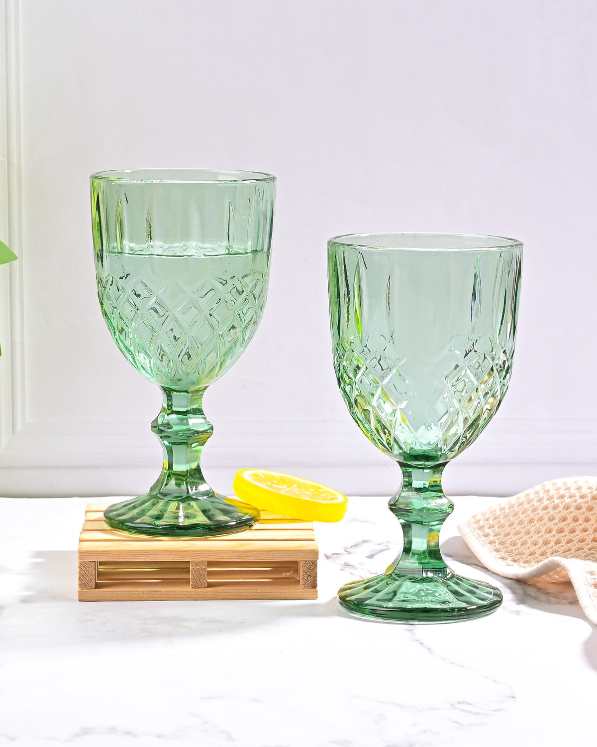 Classic diamond textured glass for elegant dining