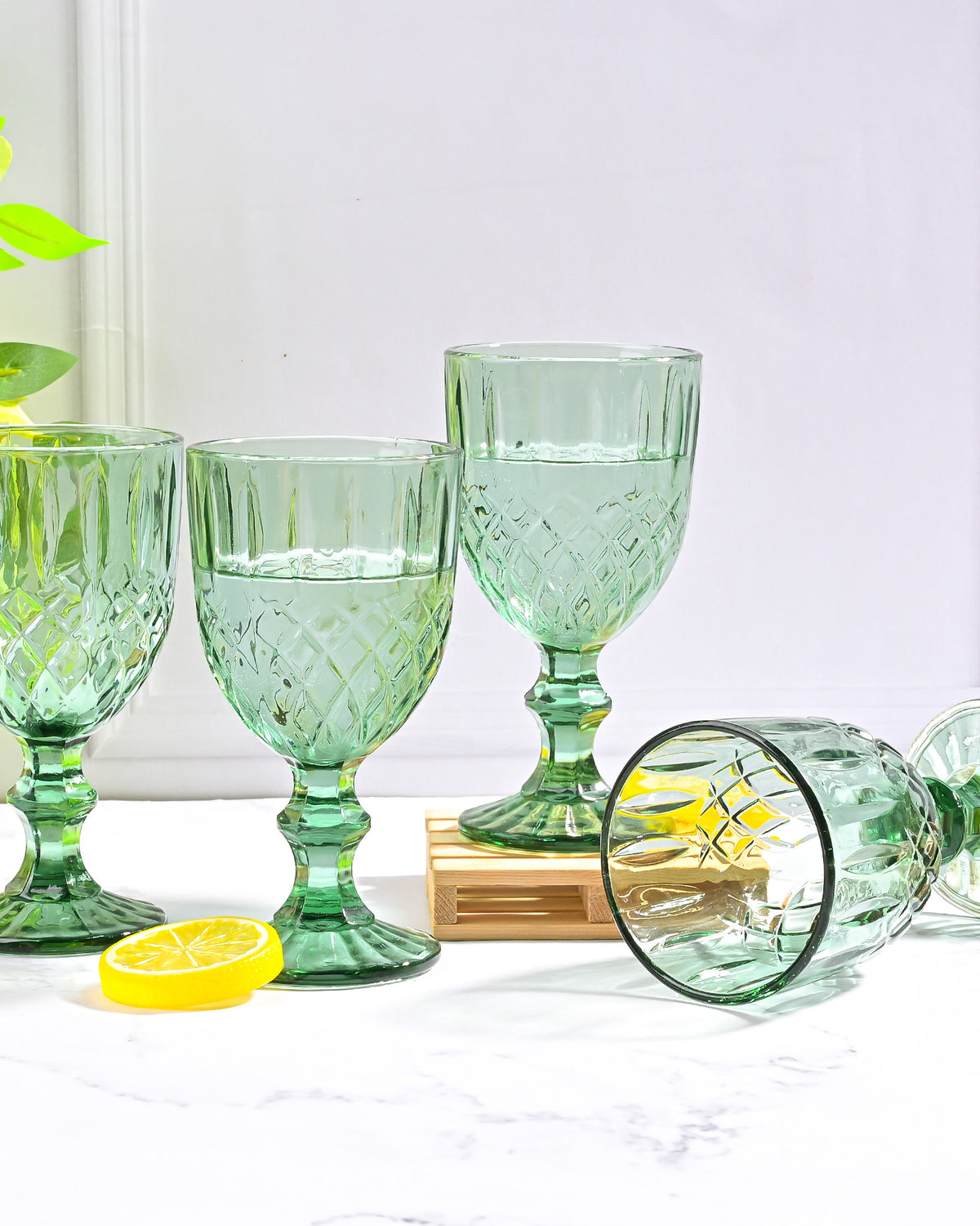 Vintage diamond detailing glass set of 4