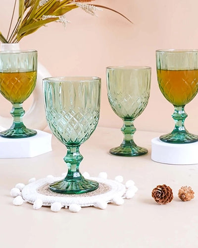 Set of four vintage diamond detailing glasses