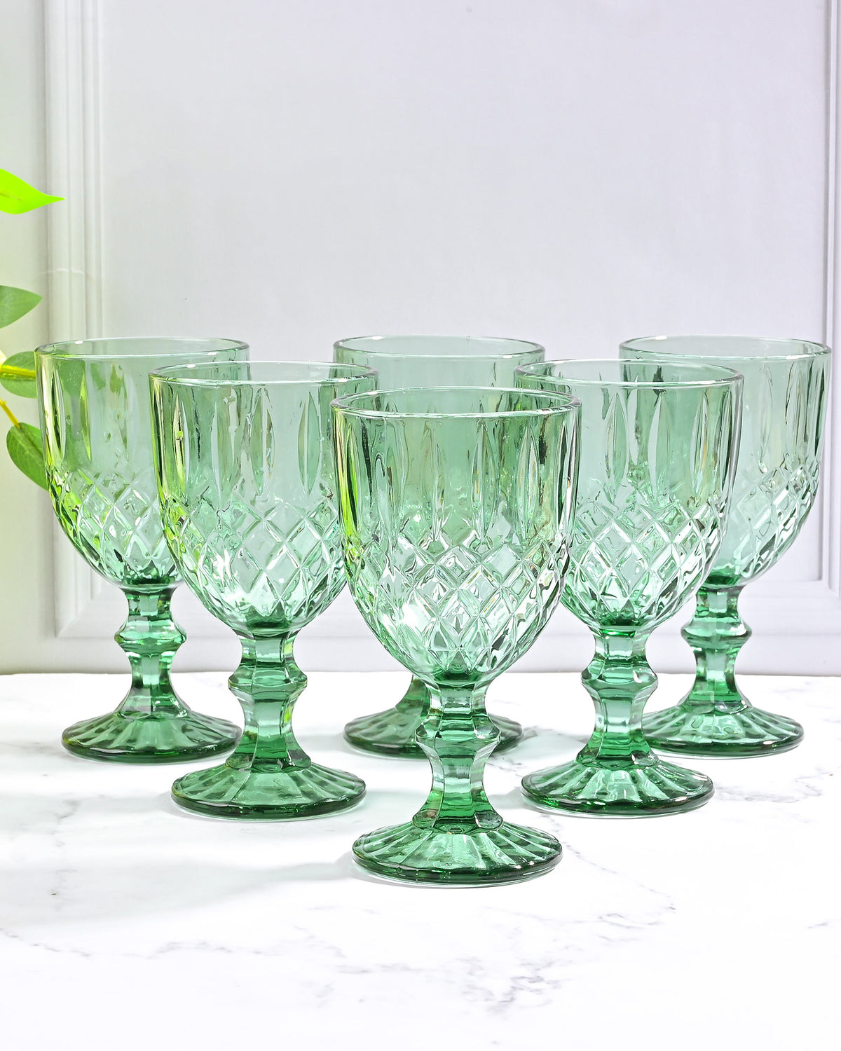 Elegant vintage glass with diamond detailing