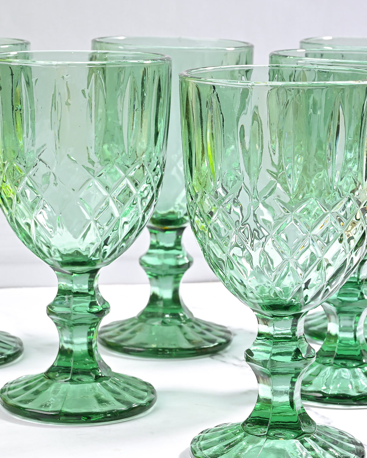 Elegant diamond detailing glass for stylish tableware