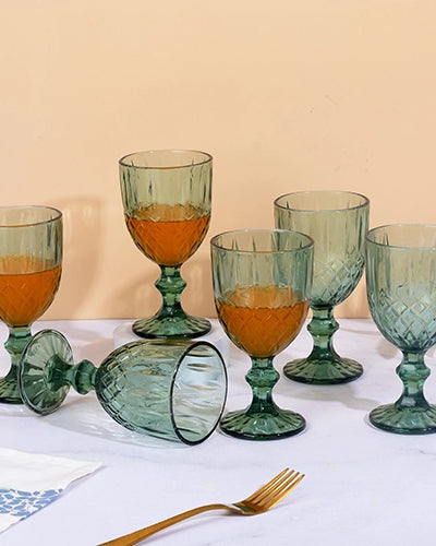 Classic diamond textured glass for elegant dining