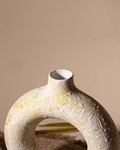 Cream Donut Ring Vase