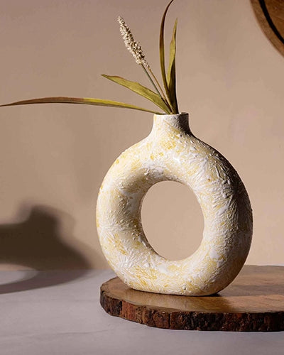 Cream Donut Ring Vase