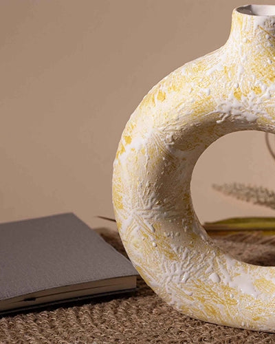 Cream Donut Ring Vase