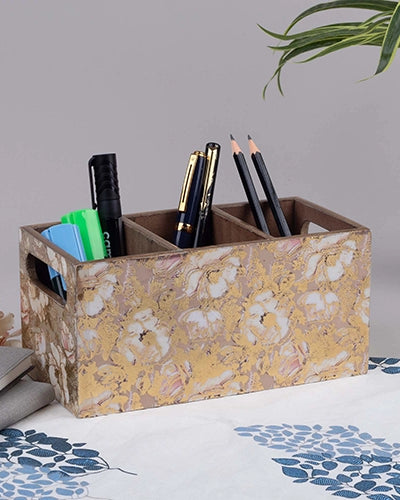 Roses Motif Pen Stand