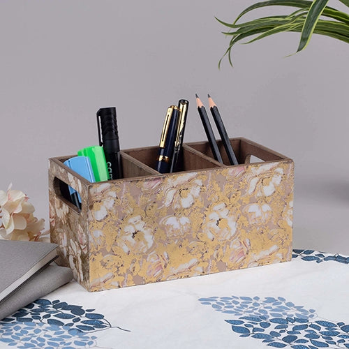 Roses Motif Pen Stand