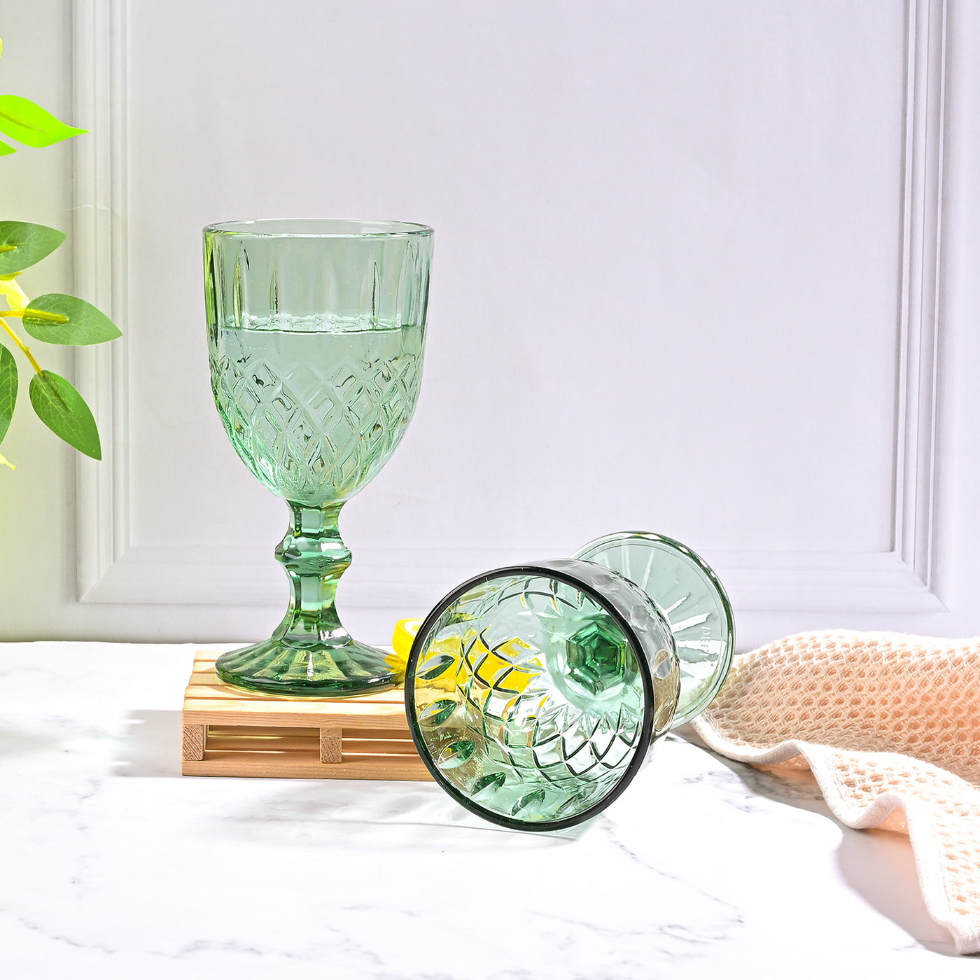 Vintage Diamond Detailing Glass Set of 2 - Premium Crystal