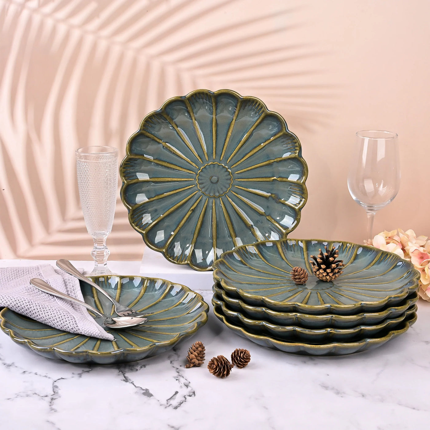 Brown Flower Shaped Ceramic Plates Set (10.5 Inch)