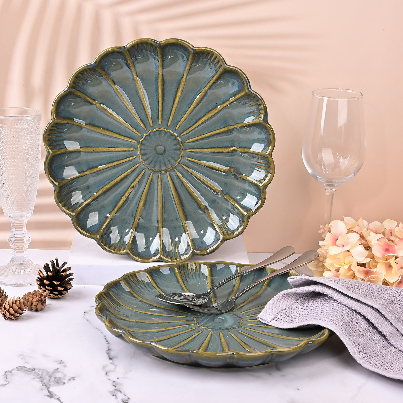 Brown Flower Shaped Ceramic Plates Set (10.5 Inch)