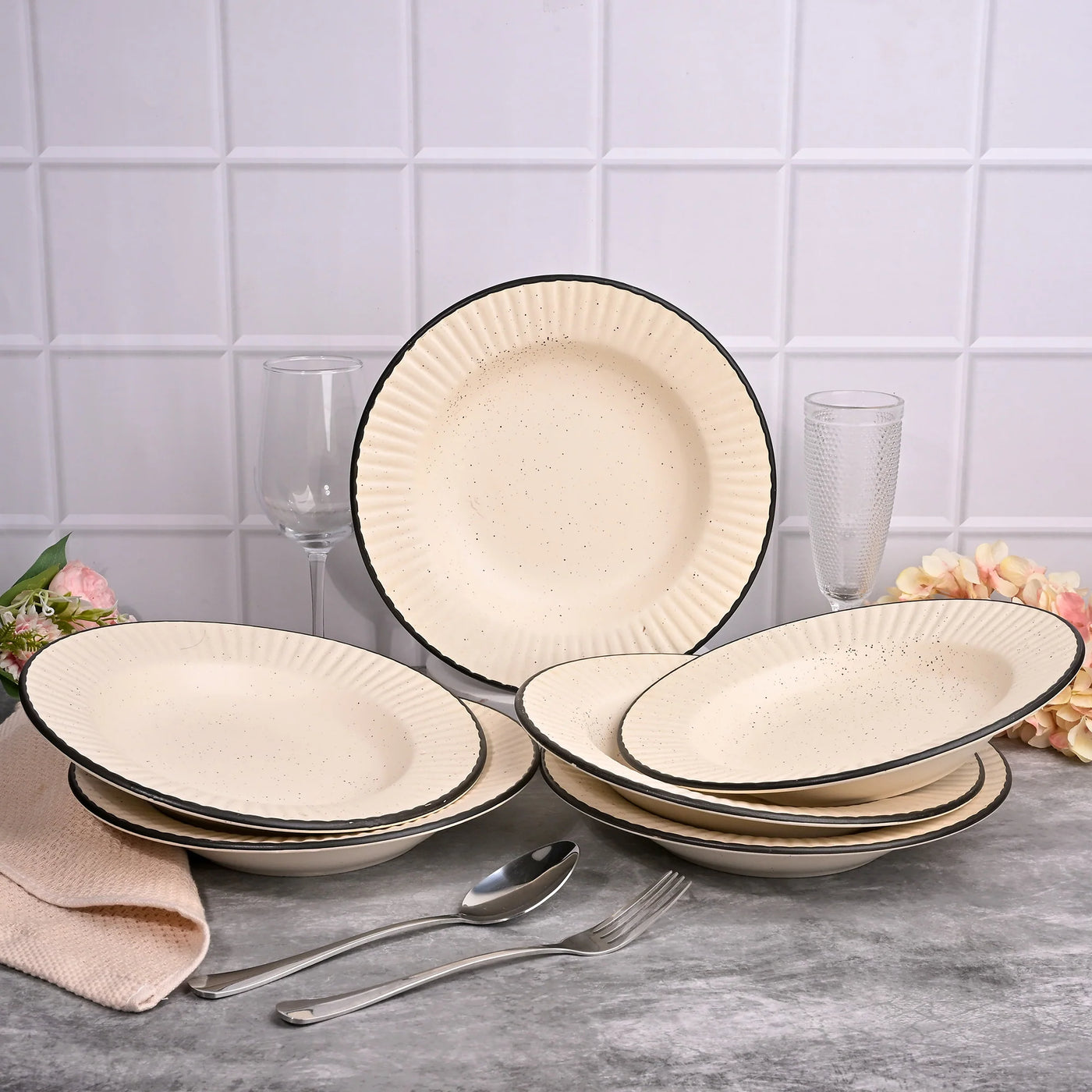 Stunning Off-white & Black Ceramic Snack Plate Set (9.5 inch)