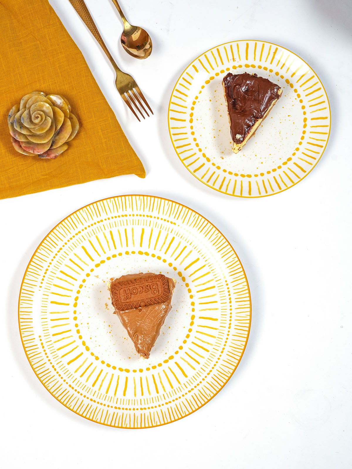 Amoret Porcelain Dinner and Quarter Plate Set

