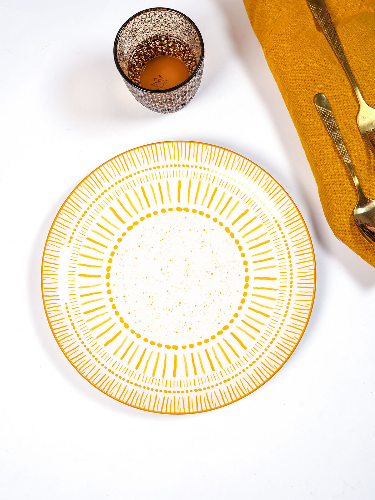 Amoret porcelain dinner plates for modern dining table settings