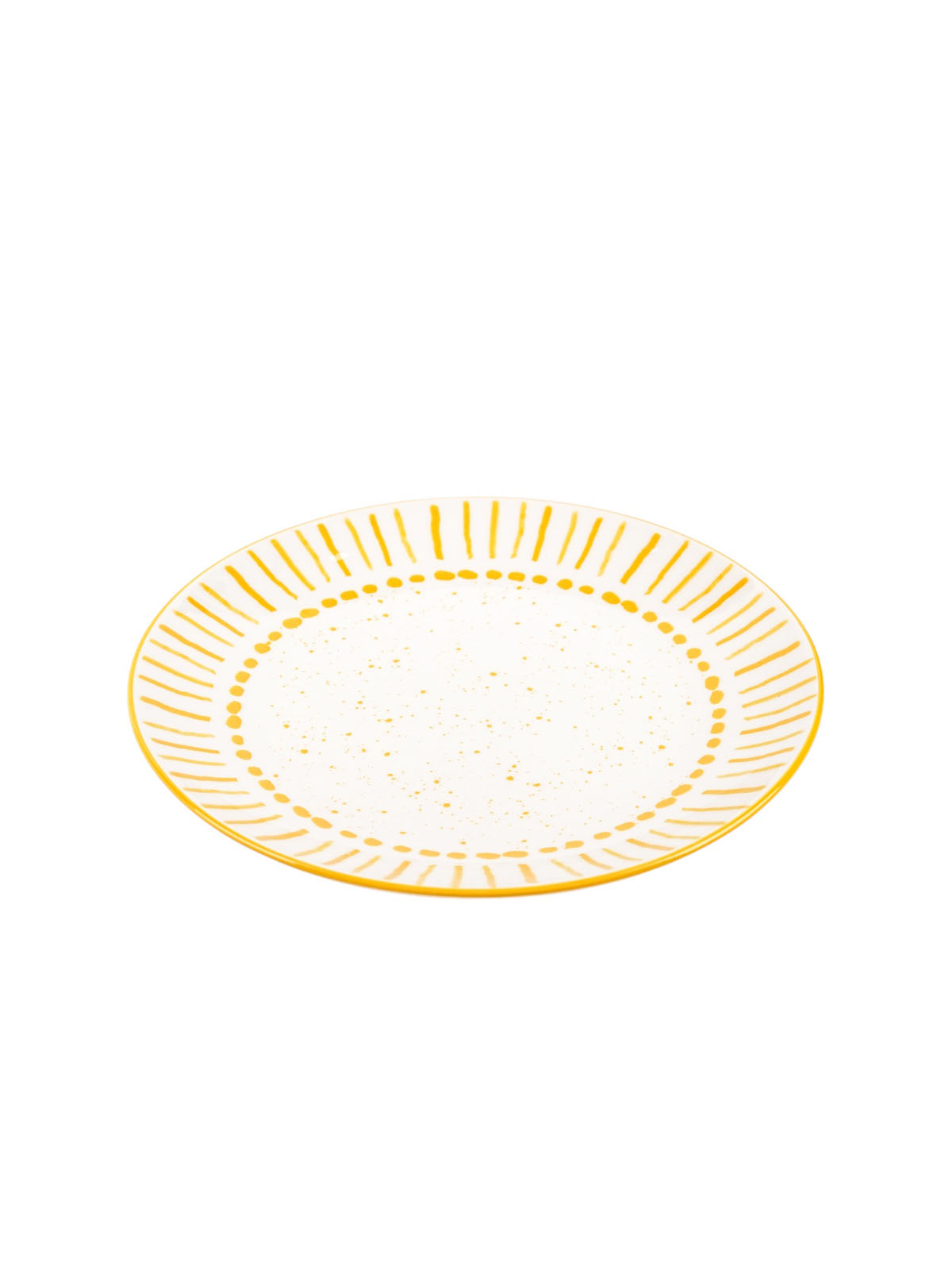 Amoret quarter plates arranged for a modern dining table setting

