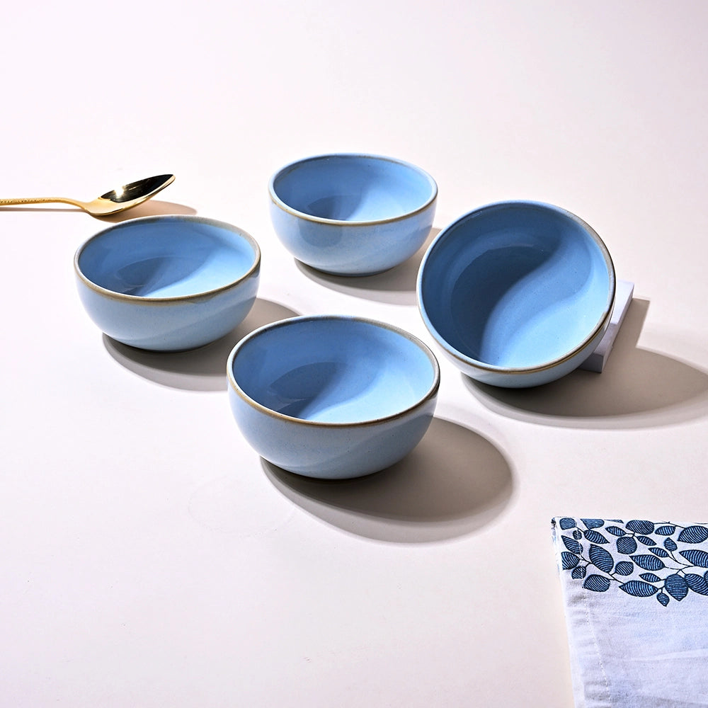 Elegant blue porcelain serving bowl set


