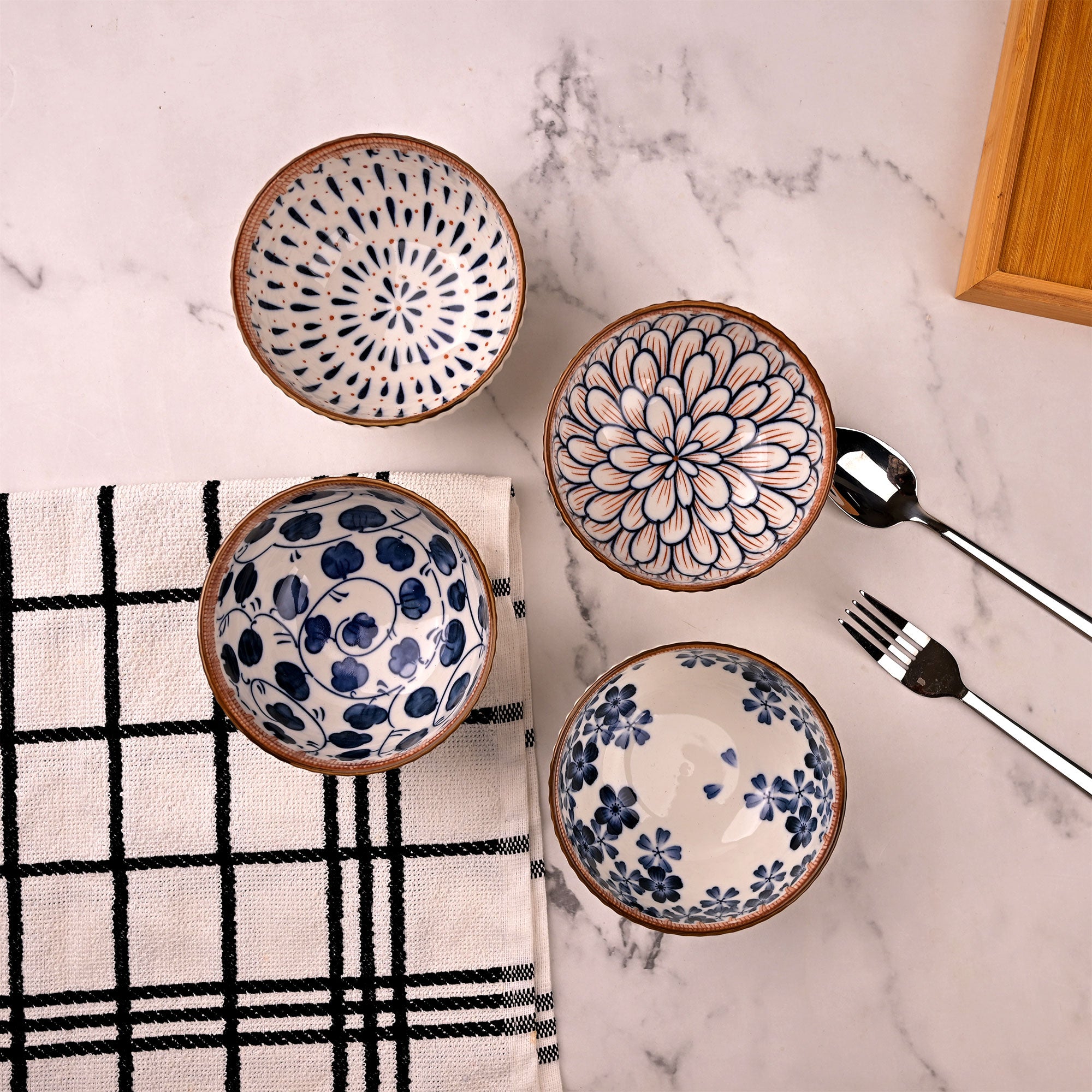 Decorative Ethereal porcelain bowl set for dining

