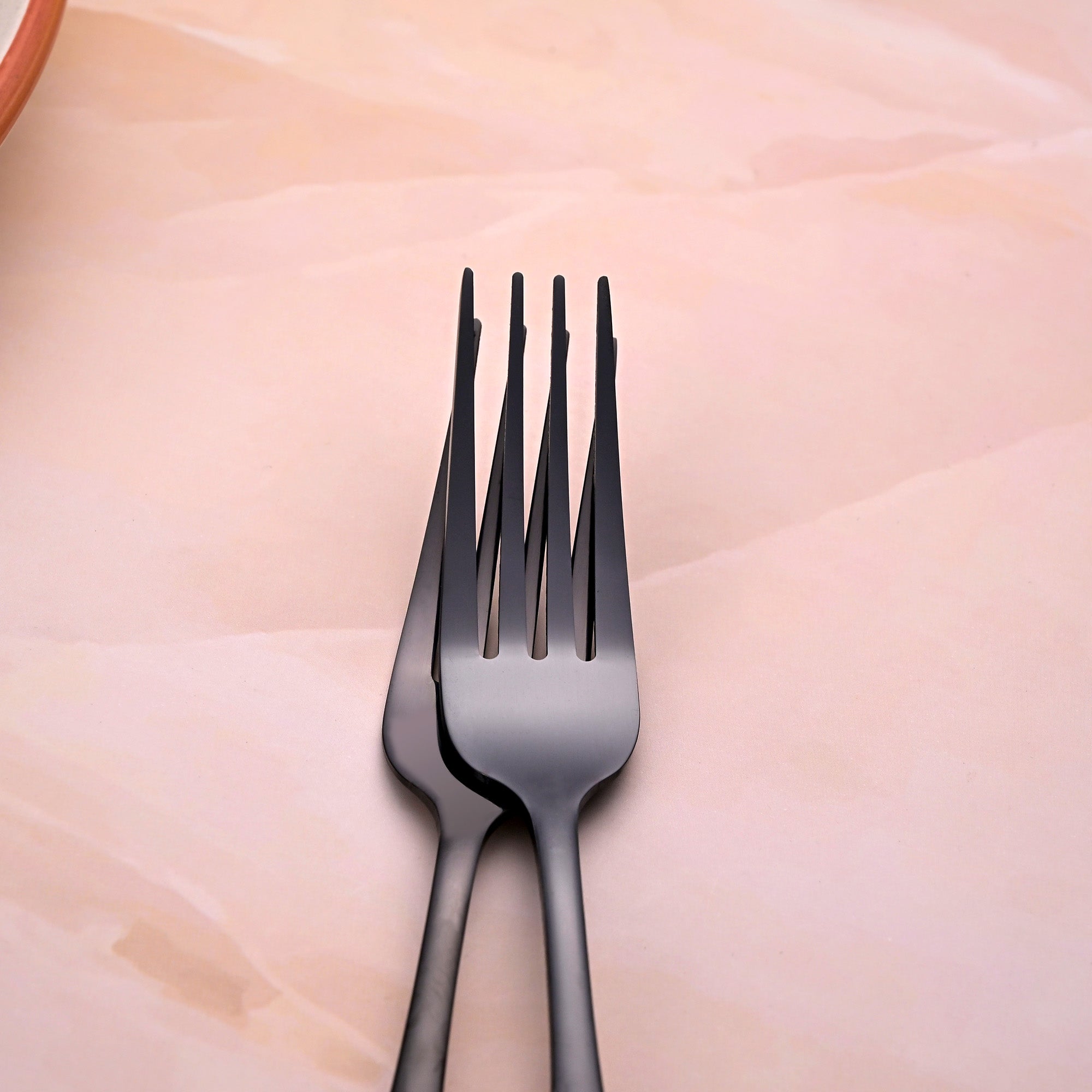 Premium Black Flame Forks with a Modern and Elegant Design

