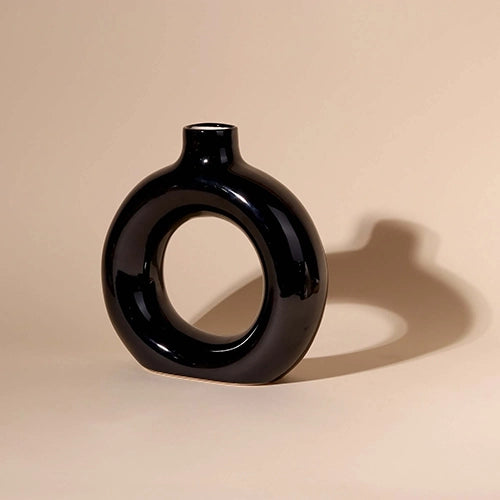 Sculptural black ring vase for modern home decoration

