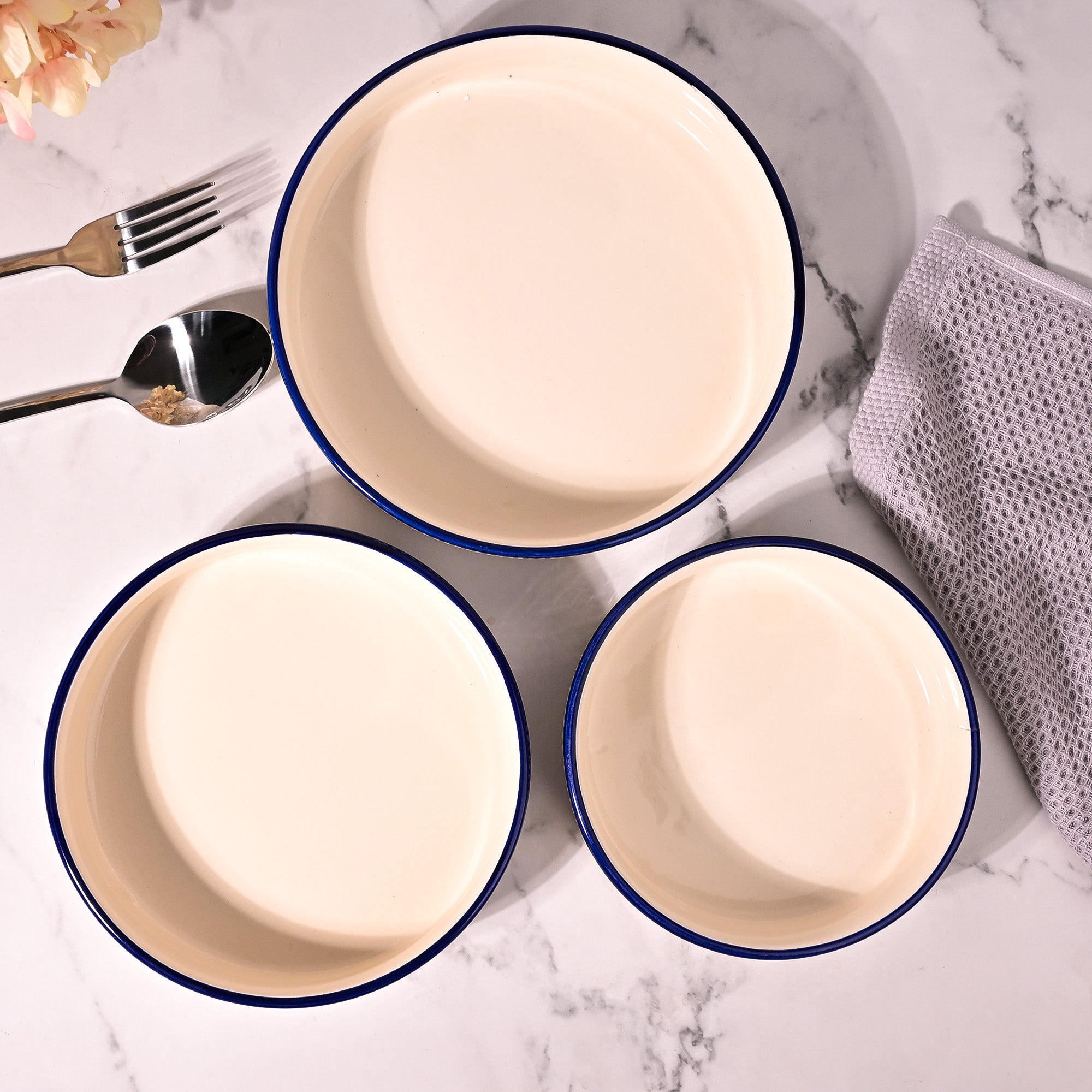 Blue and white ceramic bowls for dining


