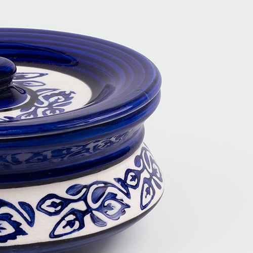 Lidded ceramic casserole with leaf pattern

