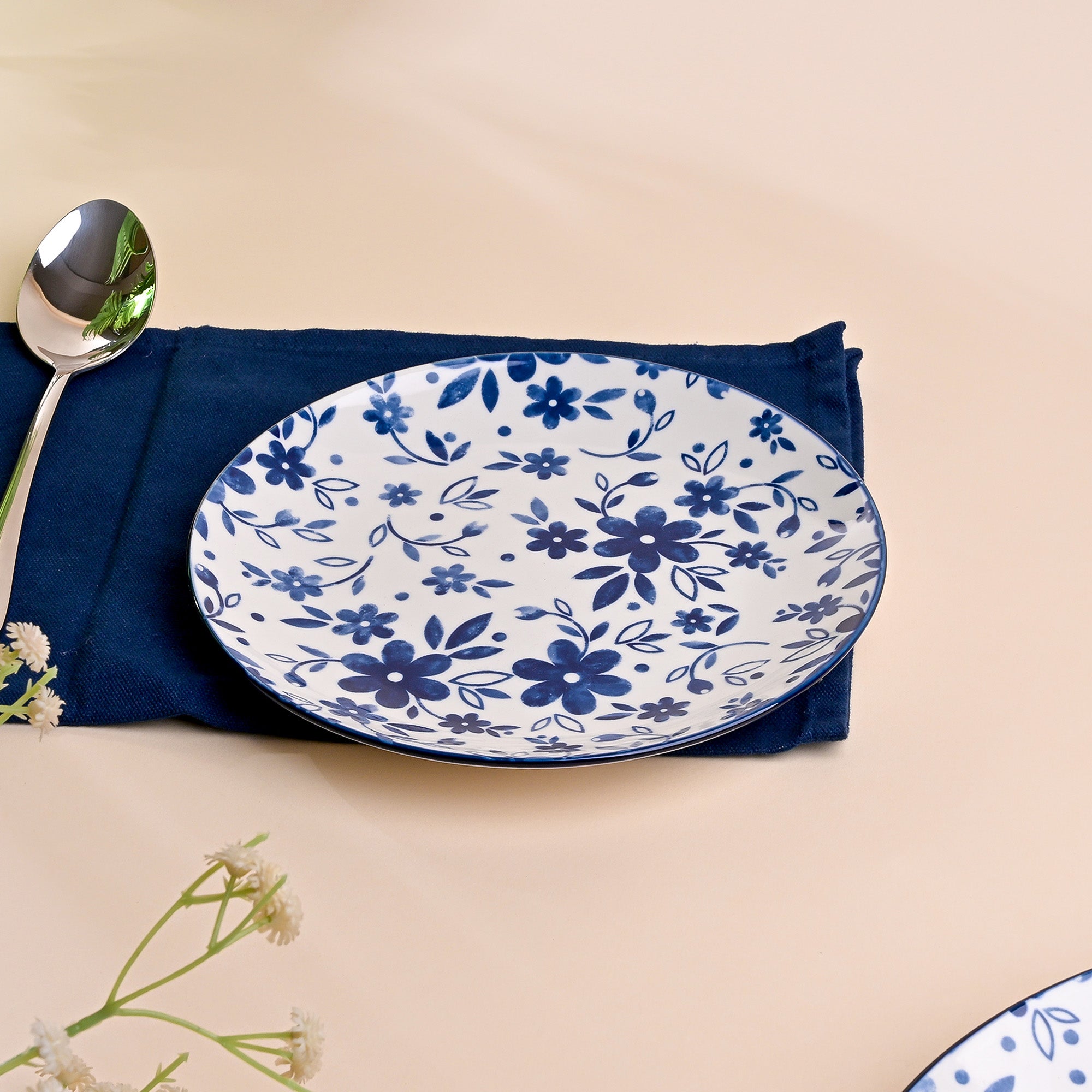 Stylish Bluebell porcelain plates for dining

