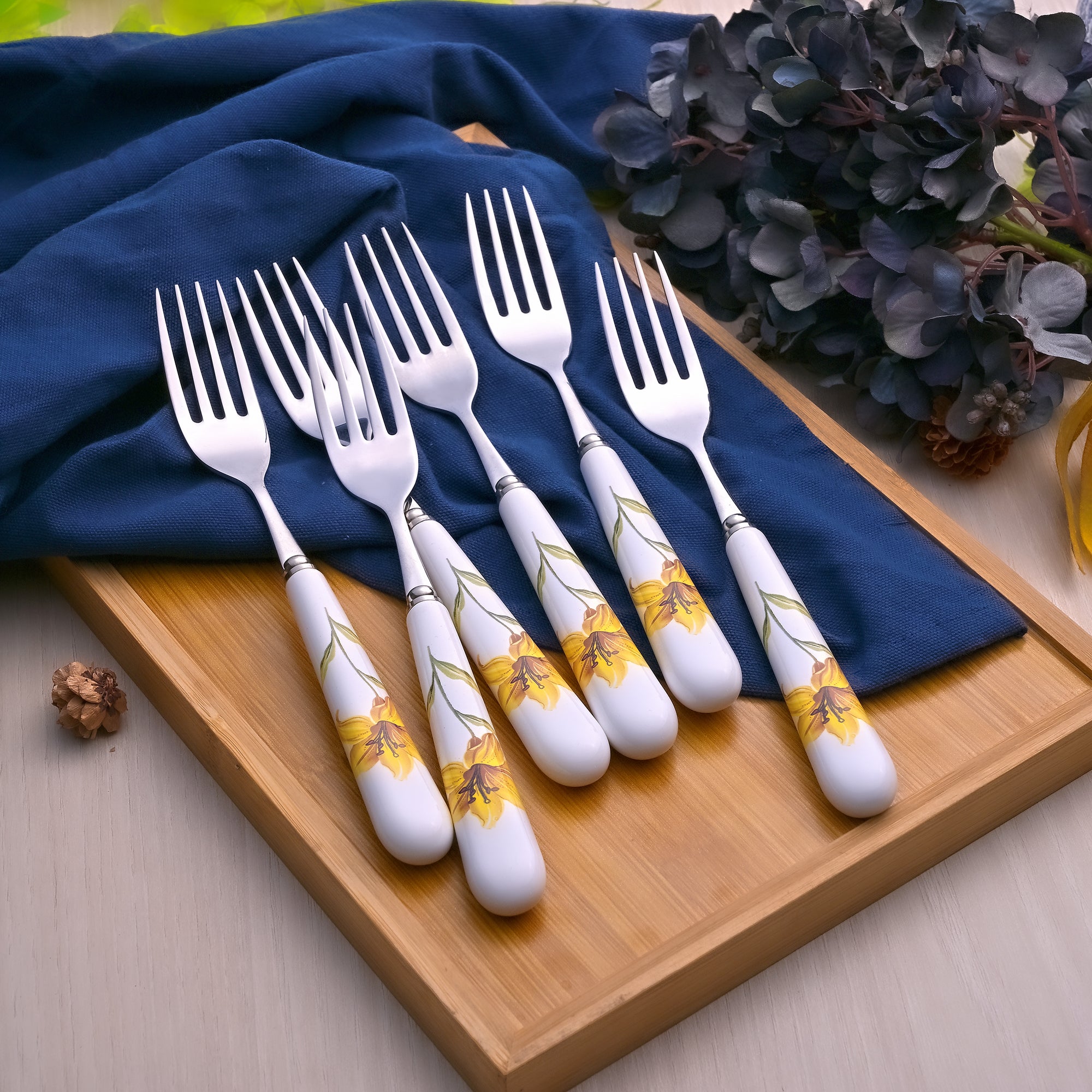 Elegant sunray design forks set of 6

