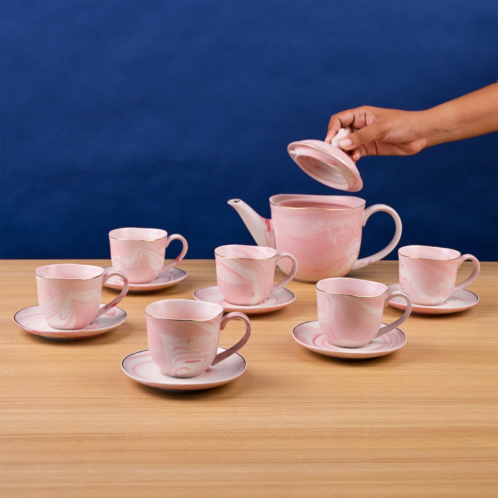 Faded Pink Tea Kettle Set Close Up – Kairaus