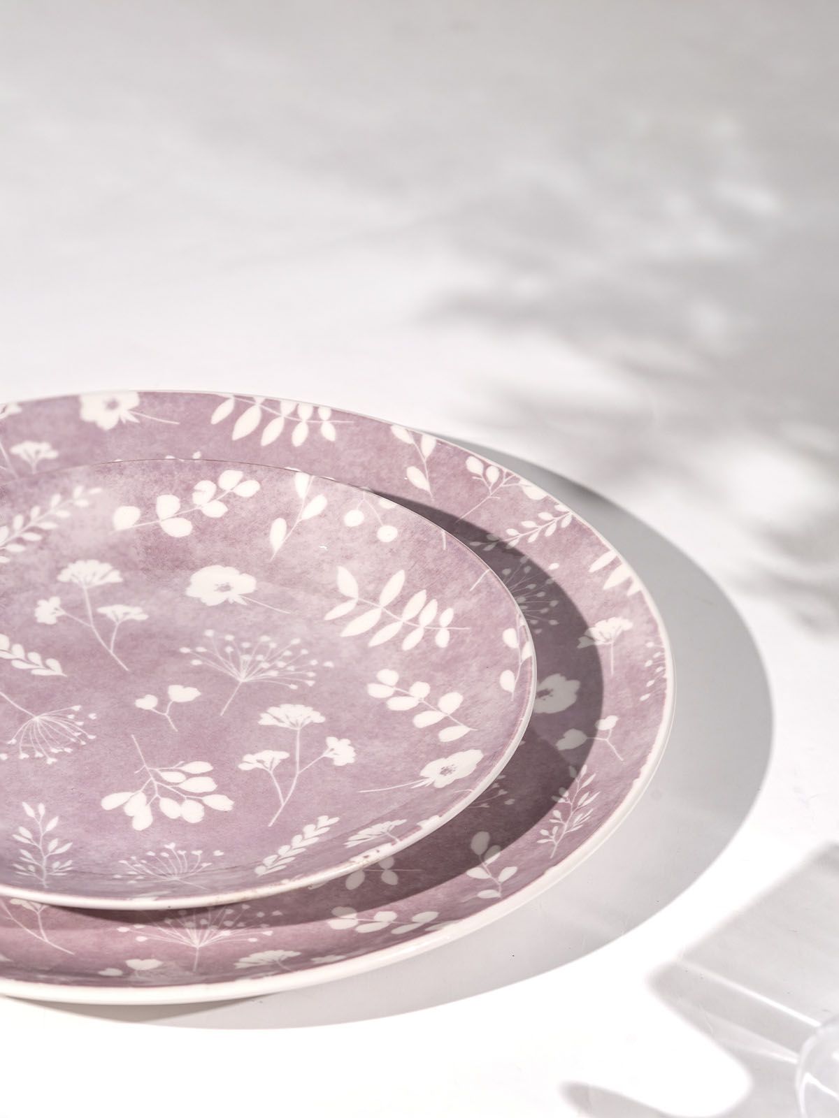 Elegant Dahlia porcelain dinner and quarter plates

