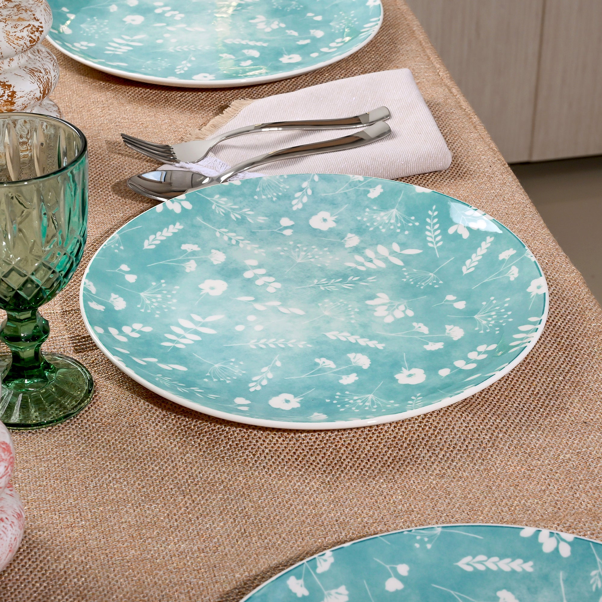 Darla 10.8 inch porcelain plates for everyday dining

