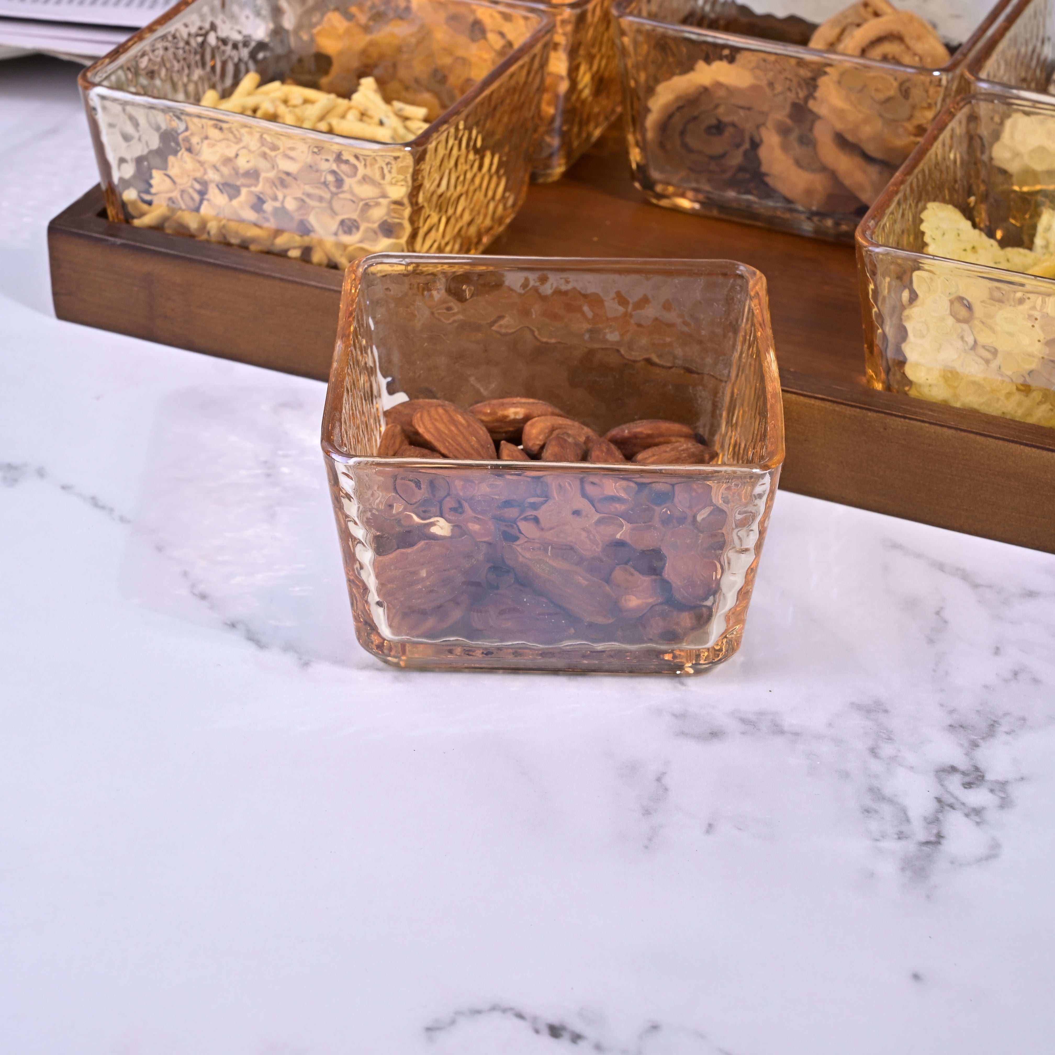 Decorative square glass bowl and tray set

