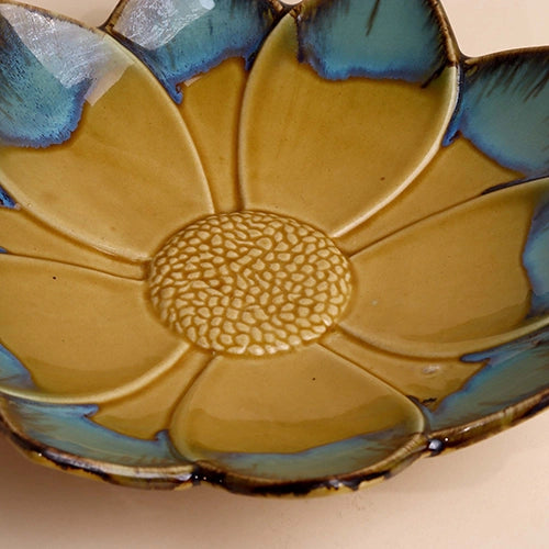 Floral decorative serving plate

