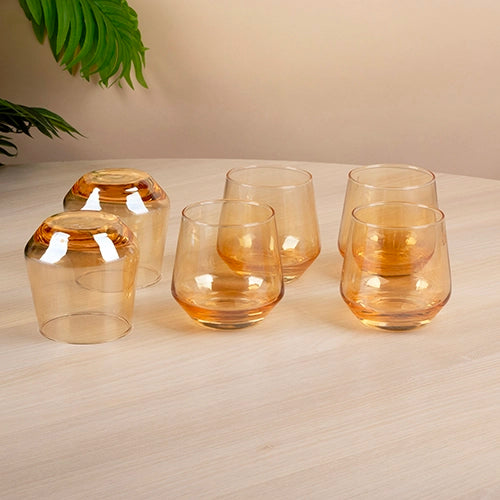 Elegant whiskey Scotch glass with clear finish


