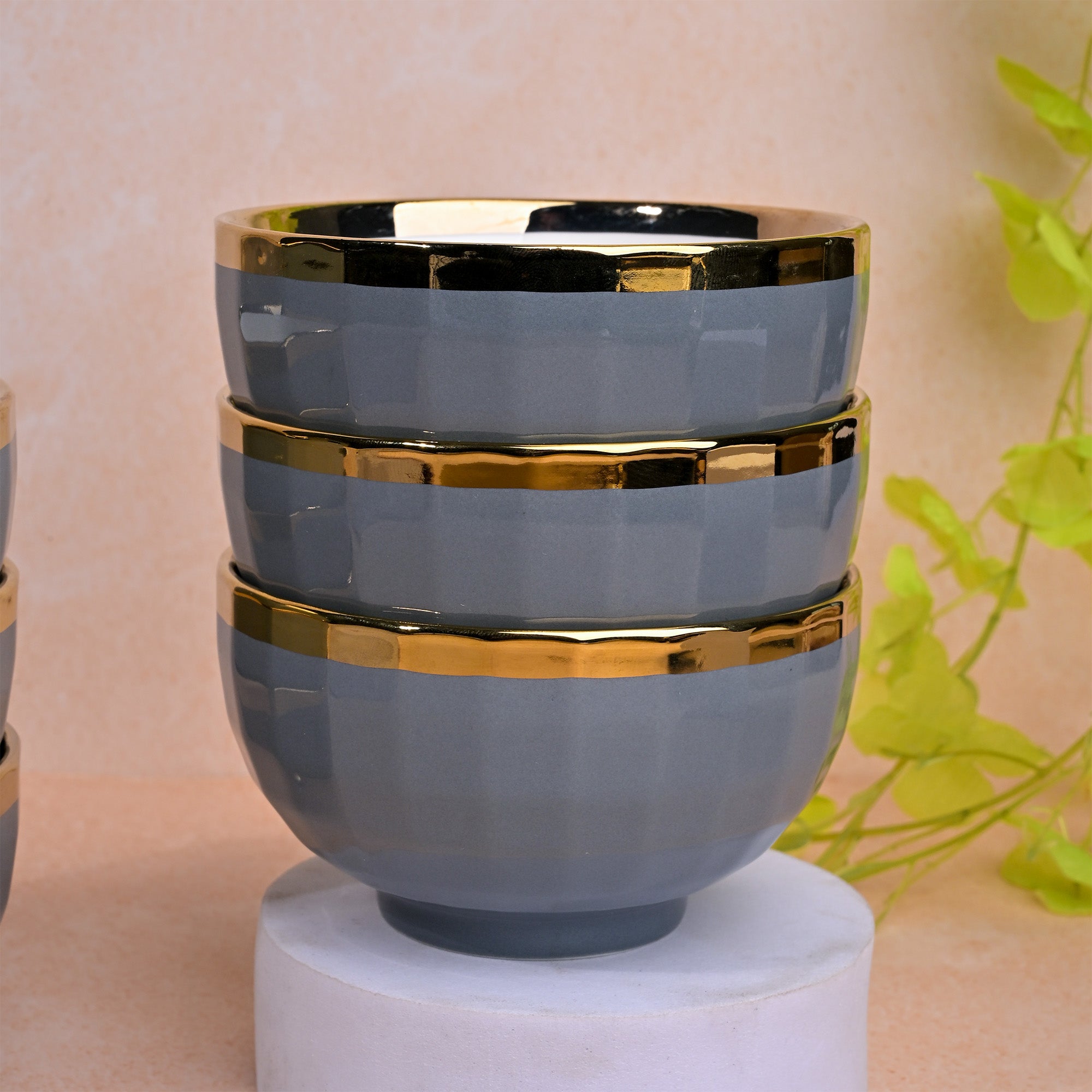 Beautiful grey and gold porcelain bowls for dining

