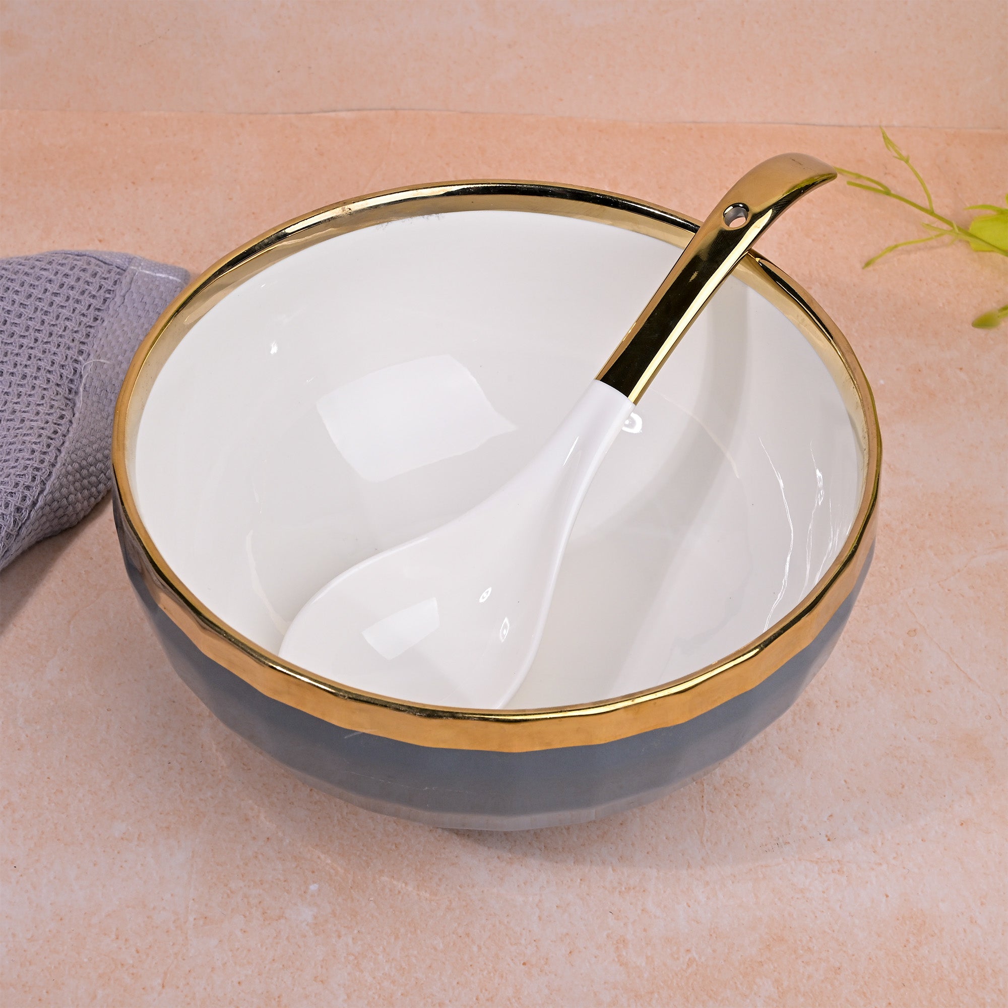 Modern grey and gold bowls for elegant table settings

