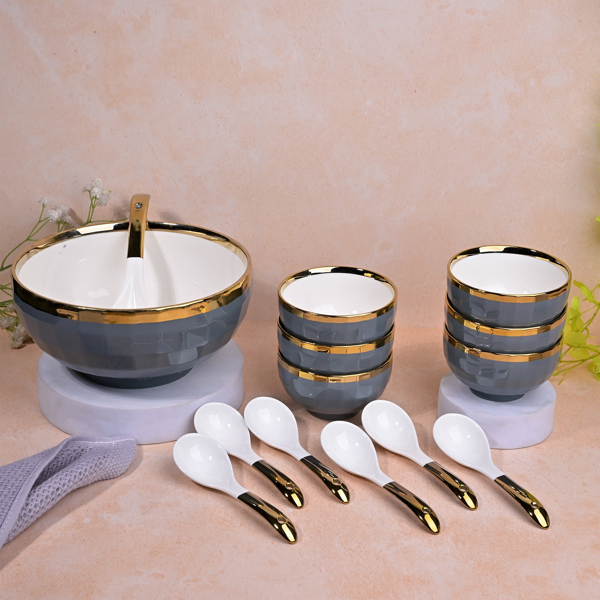 Stylish porcelain bowls with elegant grey and gold design


