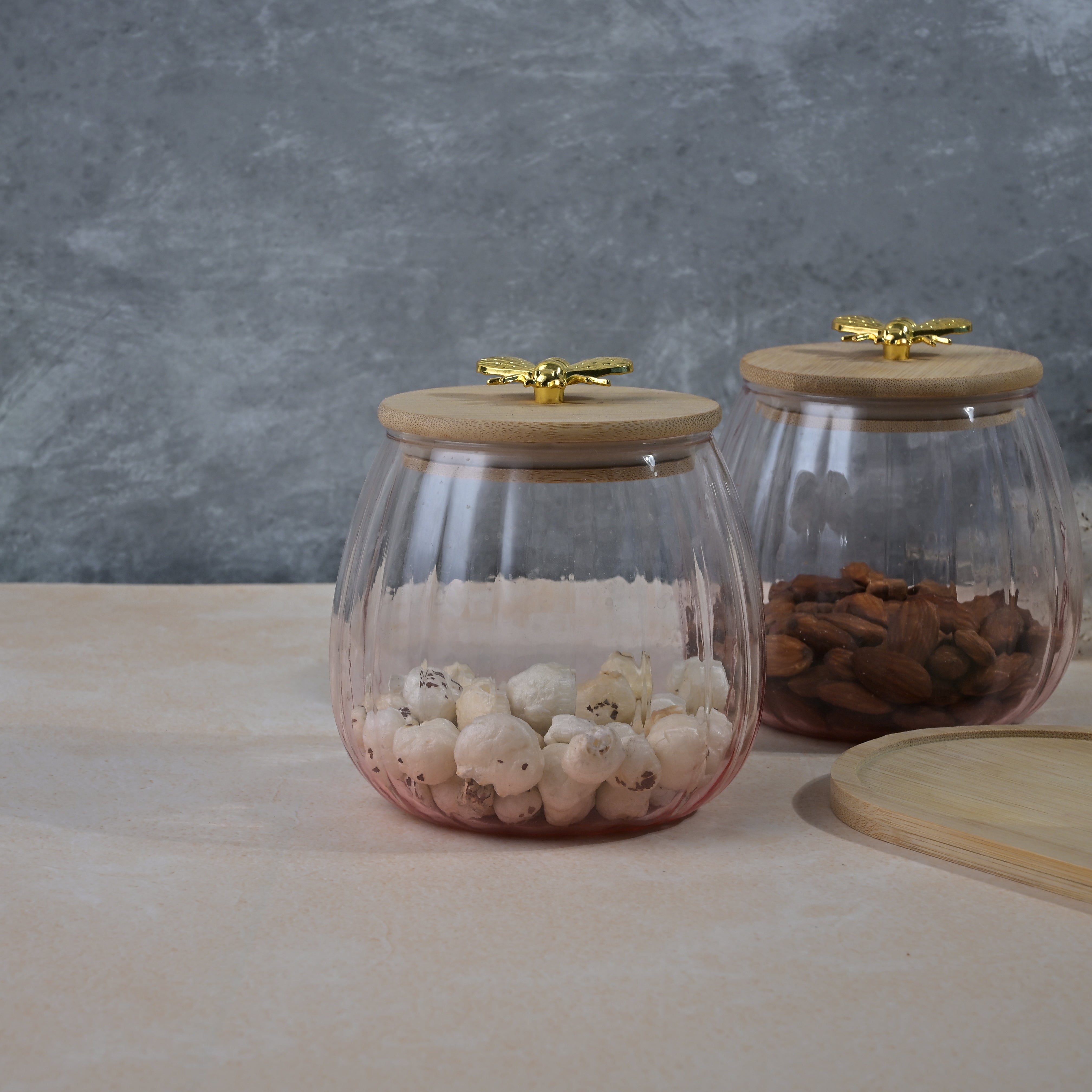 Transparent glass jar for storing dry ingredients

