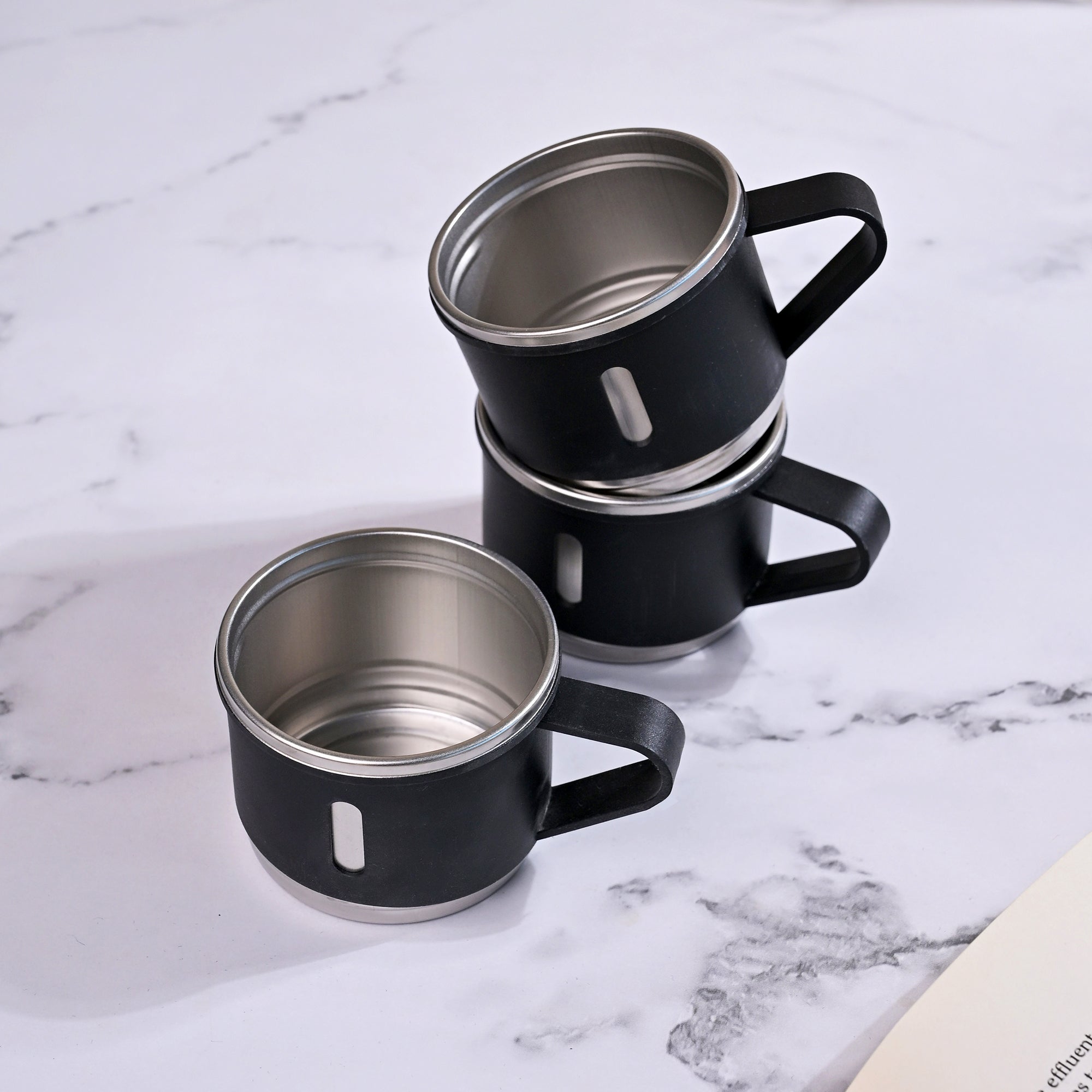Elite vacuum insulated flask set with sleek stainless steel exterior