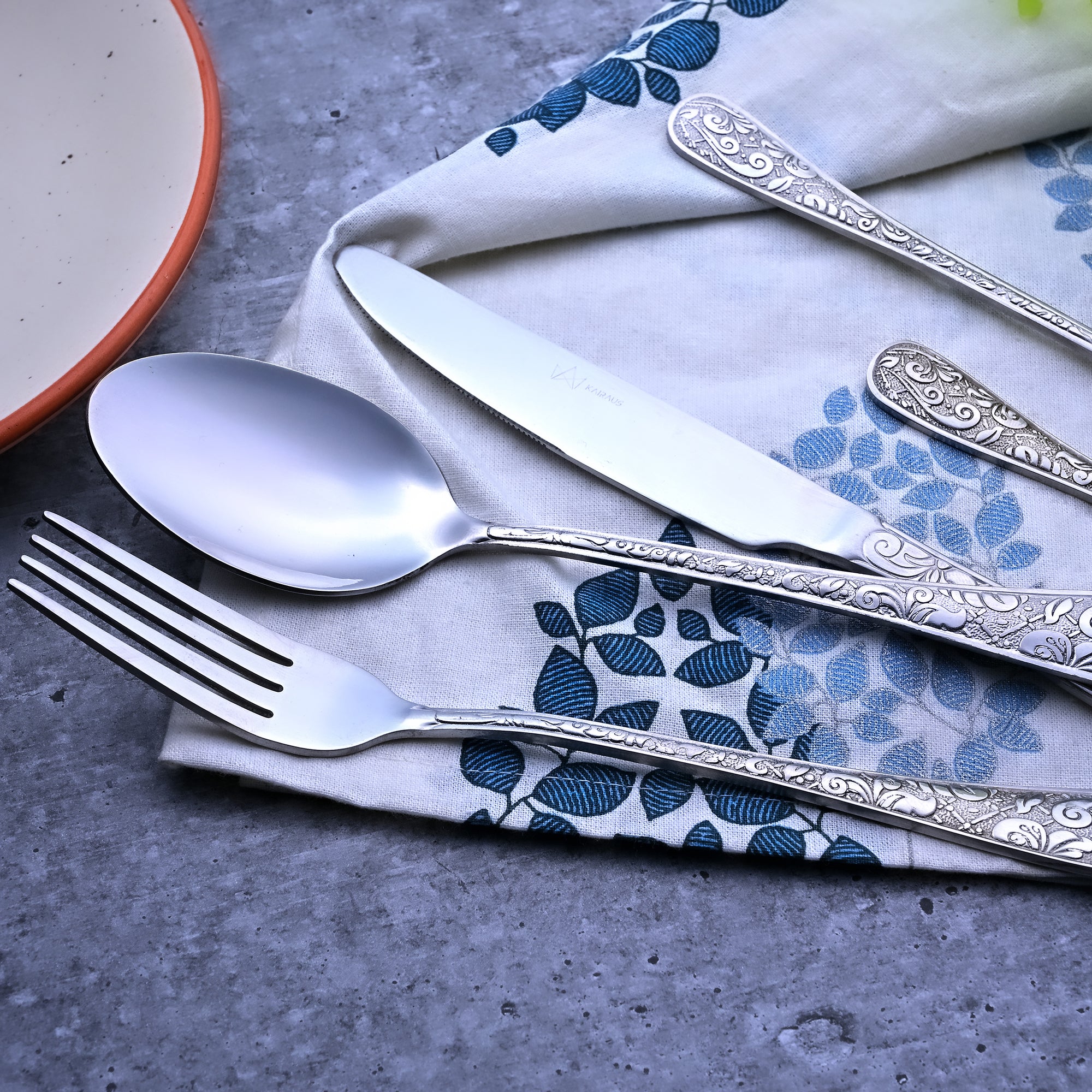 Premium Silverware Set with Polished Metallic Finish

