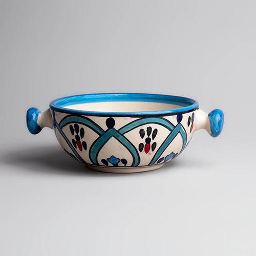 Classic white porcelain bowls for serving food

