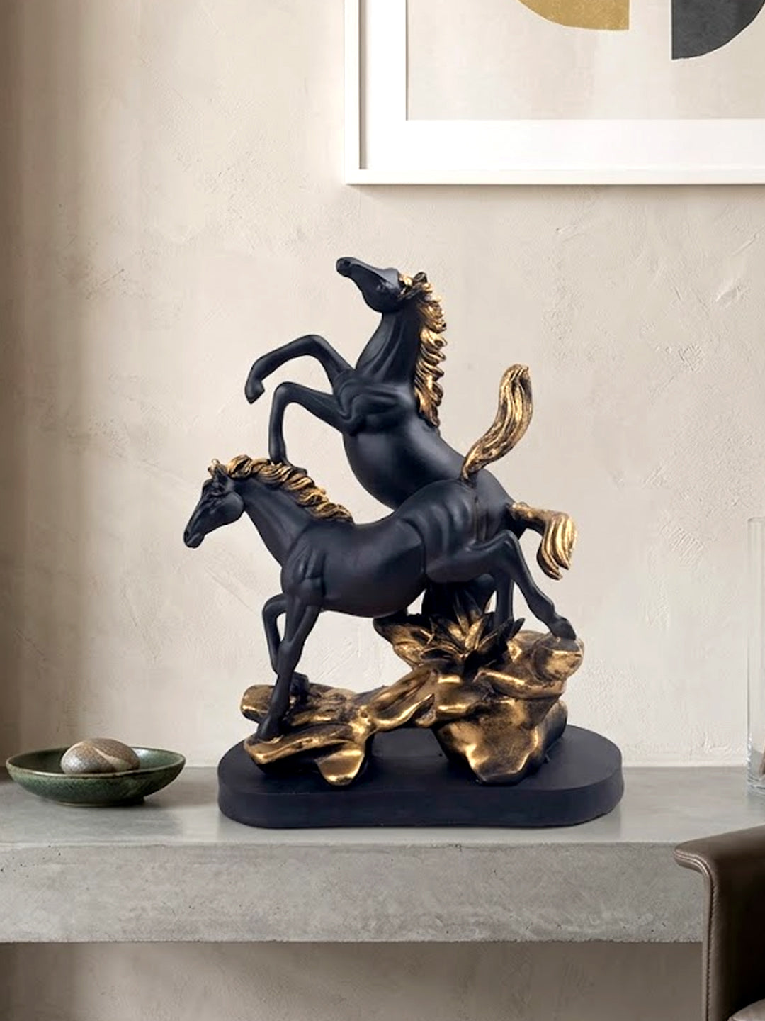 FIGURINES & STATURES