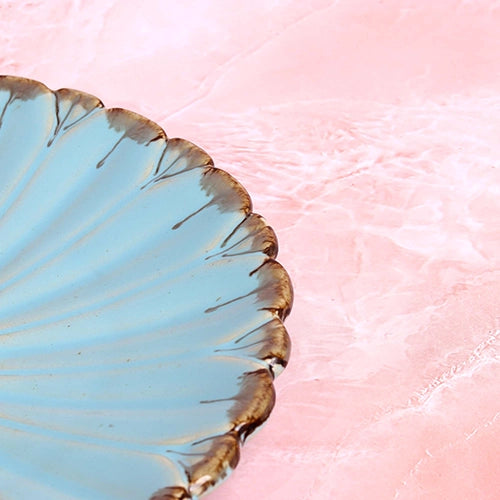 Decorative blue flower platter

