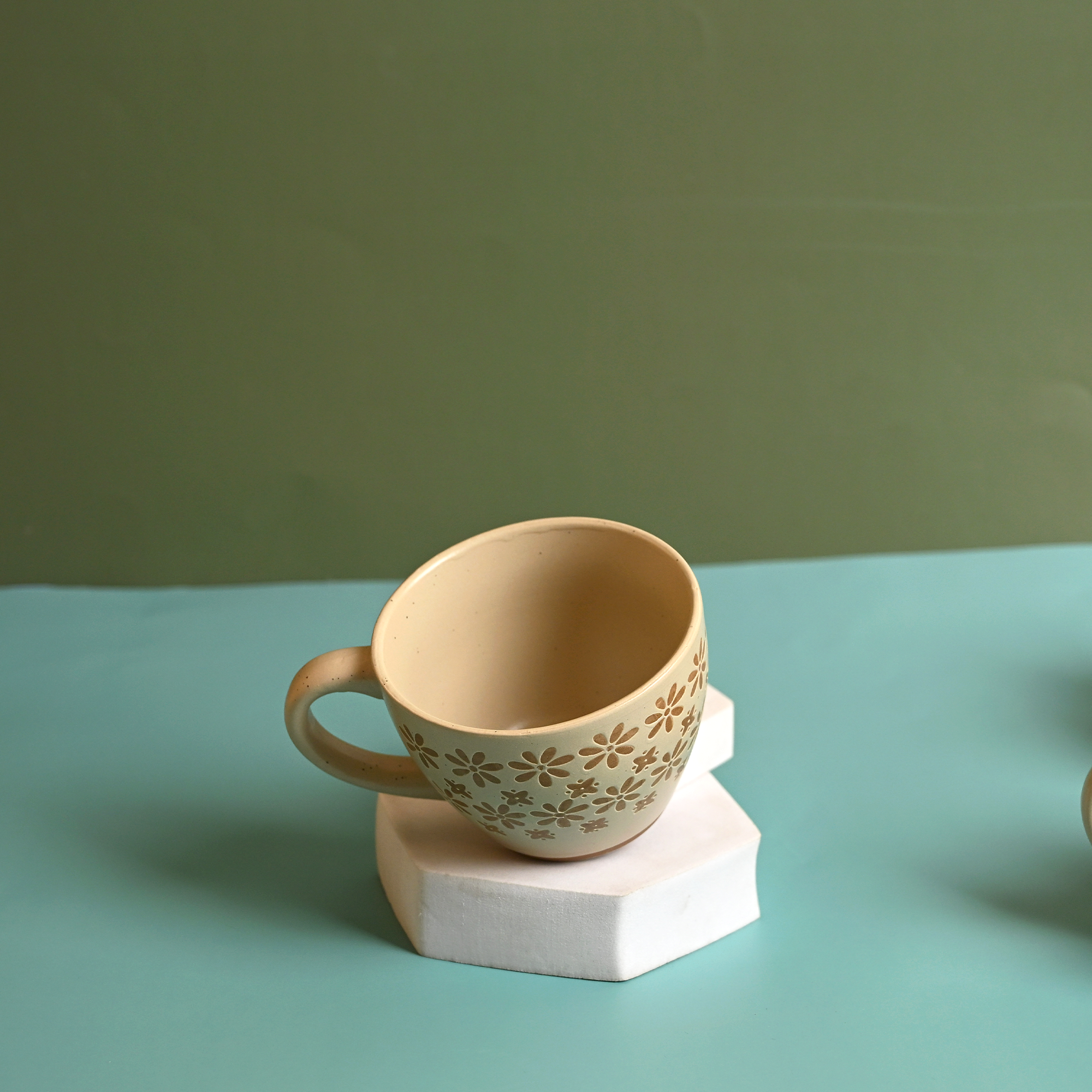 Stylish tea cups set of 4

