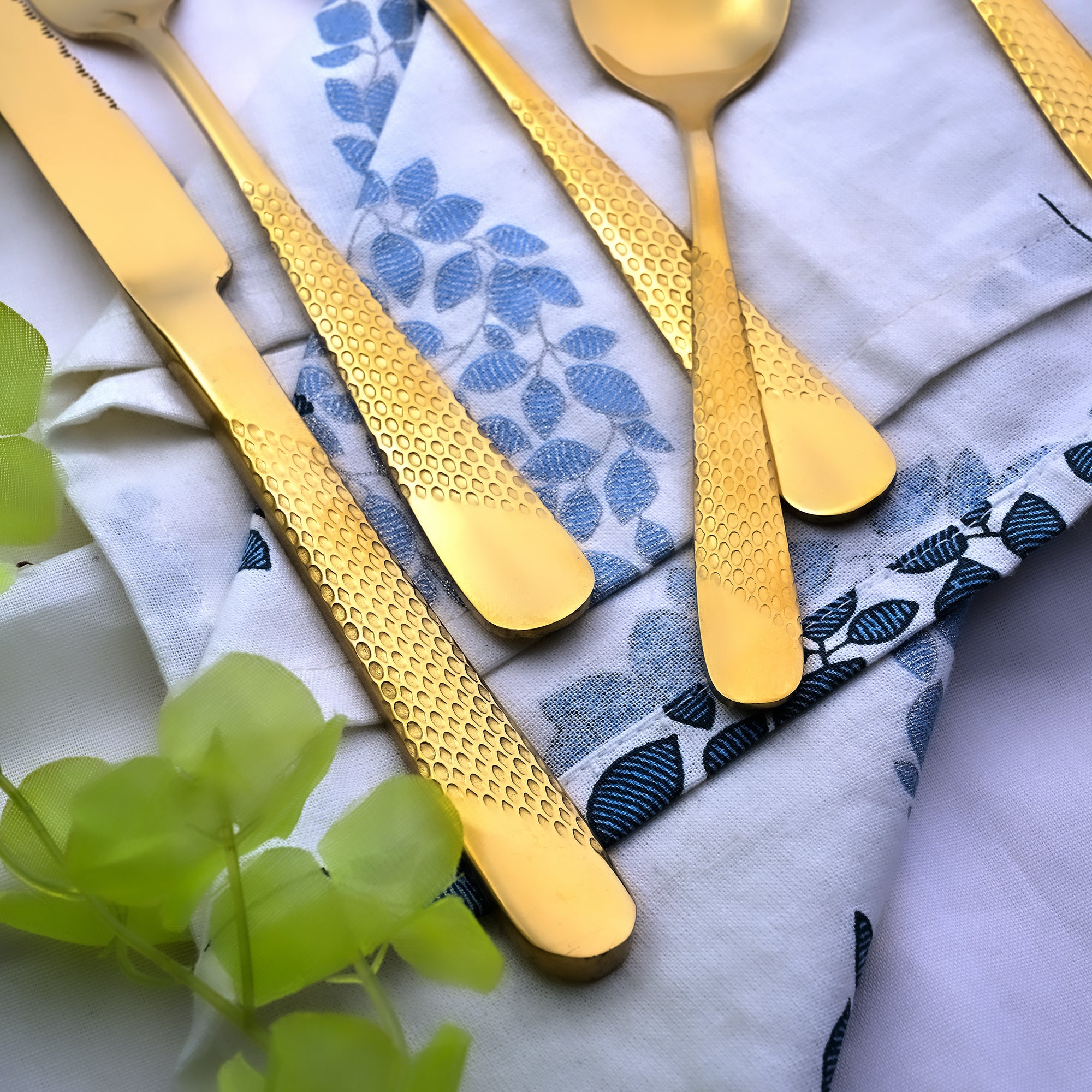 Luxury Golden Stainless Steel Cutlery Set for Modern Dining

