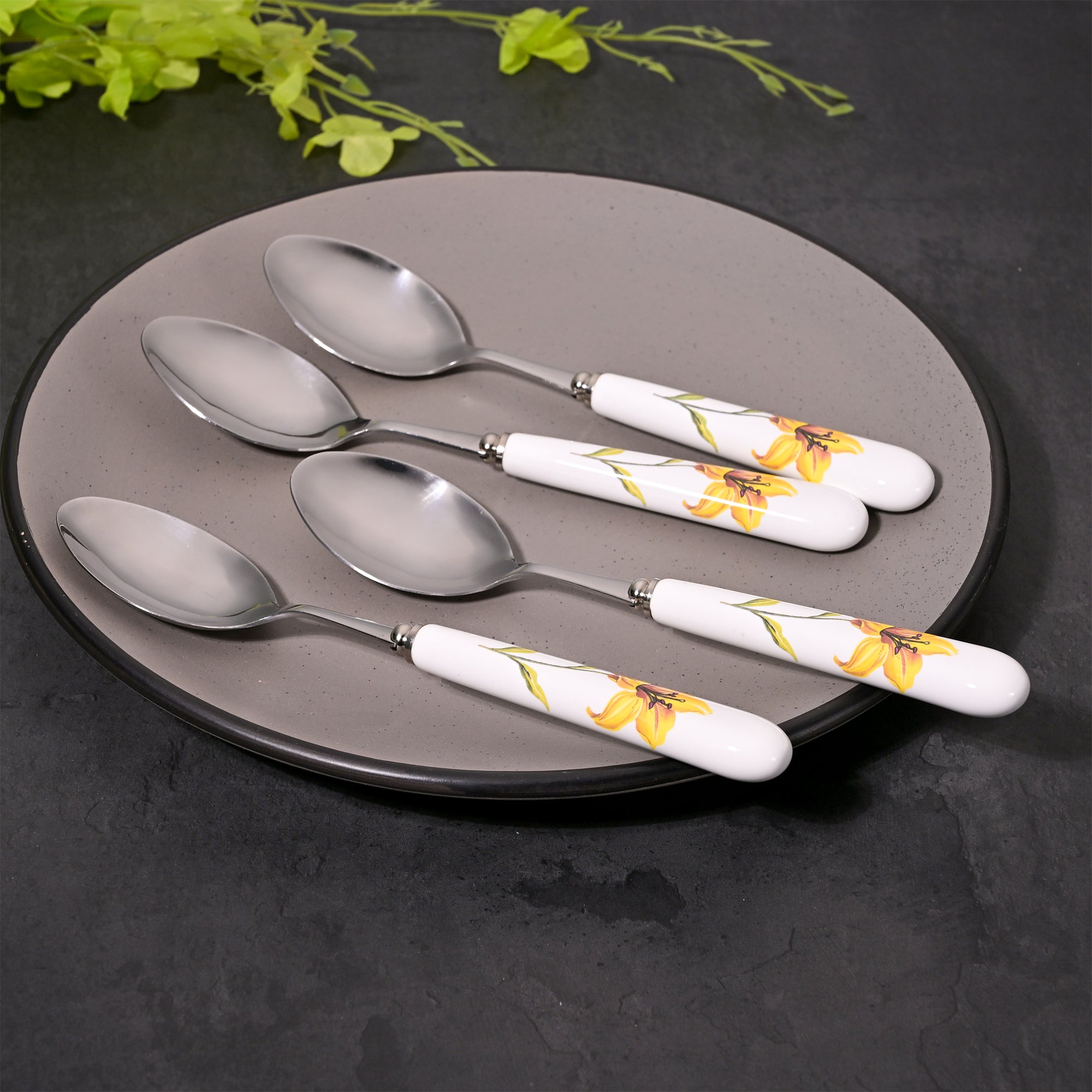 Golden daffodil ceramic-handled spoons set of 4

