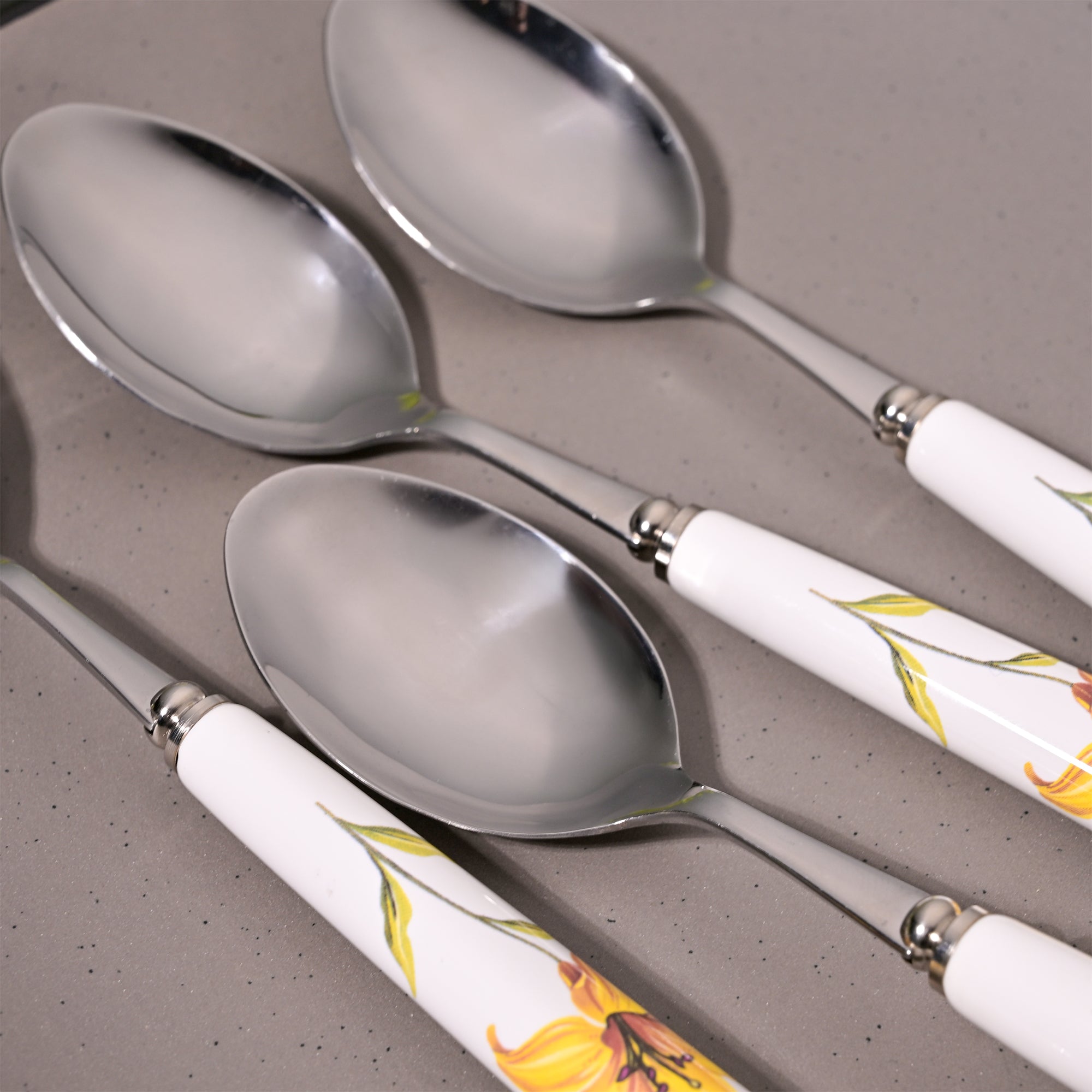 Golden daffodil spoon set

