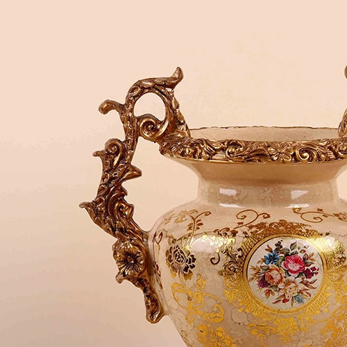 Elegant brass vase featuring intricate Baroque patterns

